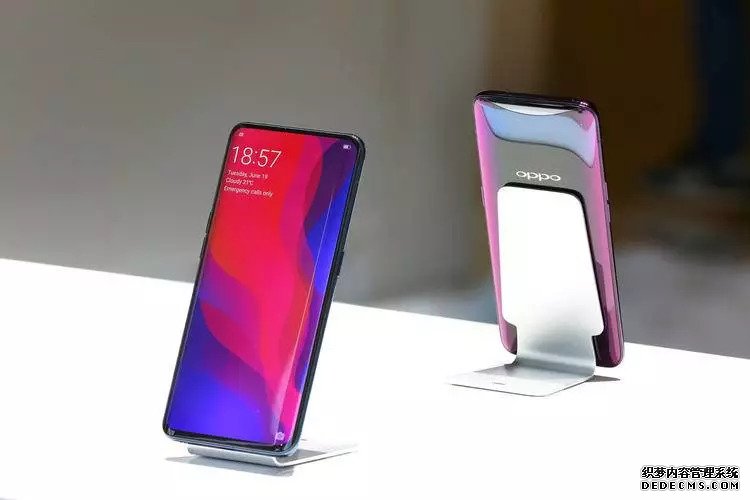 OPPO R17 体验：时尚之外和平精英模拟器外挂，R 系列也要玩「黑科技」？